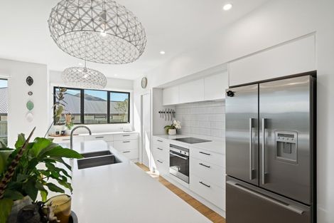 Photo of property in 9 Centre Crescent, Wanaka, 9305