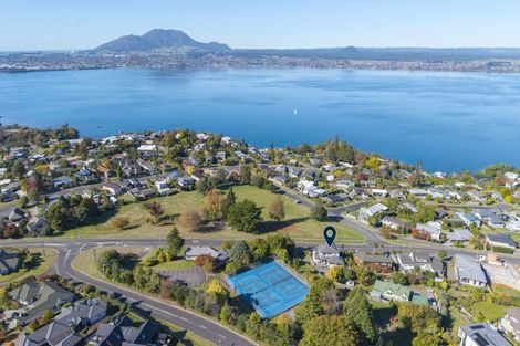 Photo of property in 10 Wakeman Road, Acacia Bay, Taupo, 3330