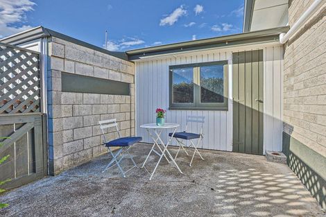 Photo of property in 2/65 Middle Road, Havelock North, 4130