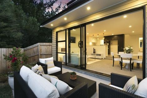 Photo of property in 2/15d Verran Road, Birkenhead, Auckland, 0626