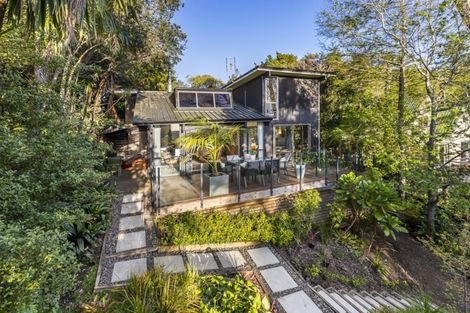Photo of property in 297 Titirangi Road, Titirangi, Auckland, 0604