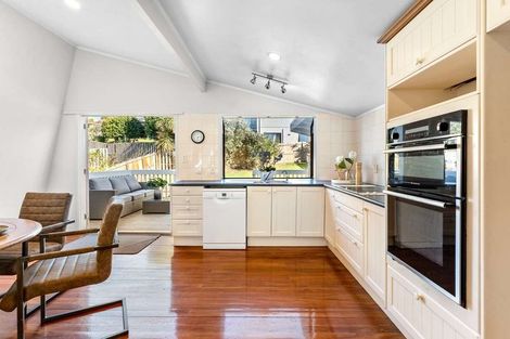Photo of property in 3 Walnut Lane, Browns Bay, Auckland, 0630