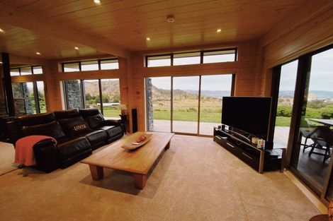 Photo of property in 17 Lookout Drive, Mount Creighton, Queenstown, 9371