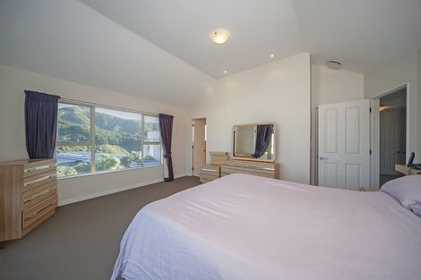 Photo of property in 24 Jordan Street, Island Bay, Wellington, 6023