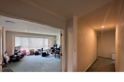 Photo of property in 6 Aaronville Way, East Tamaki, Auckland, 2016