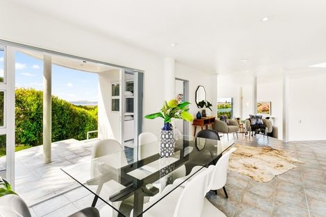 Photo of property in 21 Renoir Street, West Harbour, Auckland, 0618