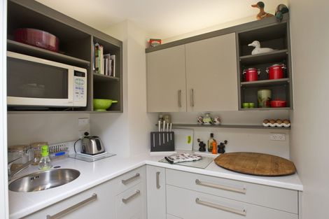 Photo of property in 3 Fairway Grove, Hokowhitu, Palmerston North, 4410