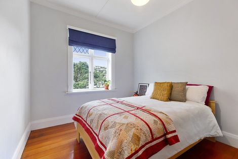 Photo of property in 11 Tio Tio Road, Miramar, Wellington, 6022