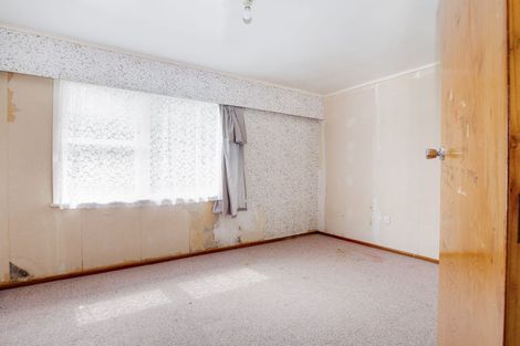 Photo of property in 15 Parenga Street, Wainuiomata, Lower Hutt, 5014