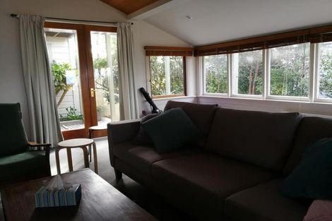 Photo of property in 25 Putnam Street, Northland, Wellington, 6012