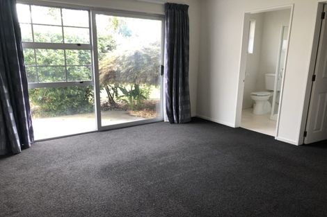 Photo of property in 17 Witbrock Crescent, Burnside, Christchurch, 8053