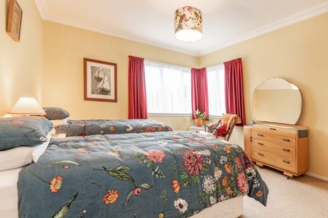 Photo of property in 215 Mayfair Avenue, Mayfair, Hastings, 4122