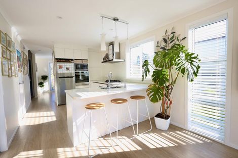 Photo of property in 32 Pateke Drive, Kenepuru, Porirua, 5022