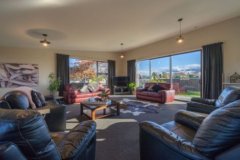 Photo of property in 21 Pop Andrew Drive, Te Anau, 9600