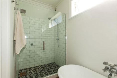 Photo of property in 17 Owens Road, Devonport, Auckland, 0624