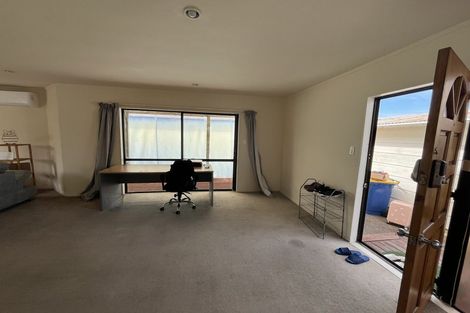 Photo of property in 2/14 James Street, Bayview, Auckland, 0629