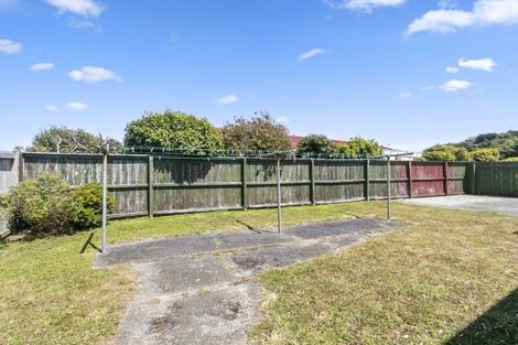 Photo of property in 18b Reese Jones Grove, Maungaraki, Lower Hutt, 5010