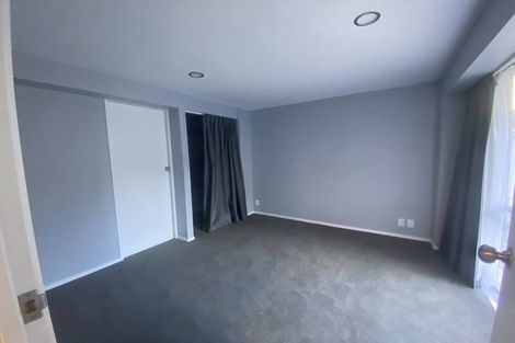 Photo of property in 1b Waiwera Place, Merrilands, New Plymouth, 4312