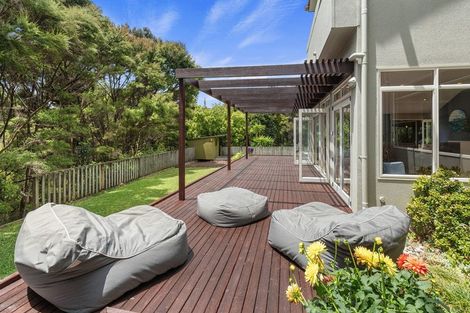 Photo of property in 38 Ravenstone Place, Chatswood, Auckland, 0626
