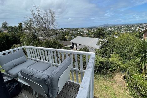 Photo of property in 2/191 Glenfield Road, Hillcrest, Auckland, 0627
