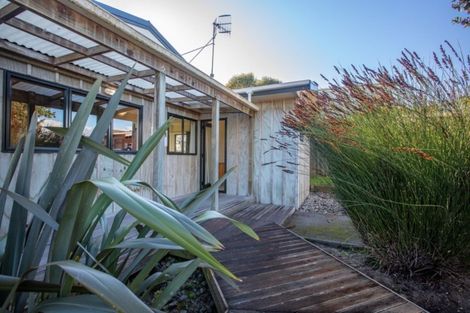 Photo of property in 24 Rodney Avenue, Te Horo Beach, Otaki, 5581