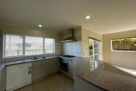 Photo of property in 7 Moravale Lane, Flat Bush, Auckland, 2016