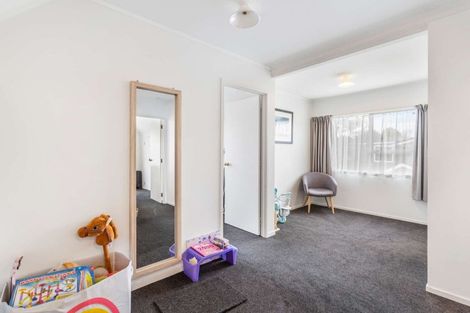 Photo of property in 2/58 Opaheke Road, Opaheke, Papakura, 2113