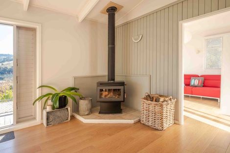 Photo of property in 22 Bayview Crescent, Duvauchelle, 7581