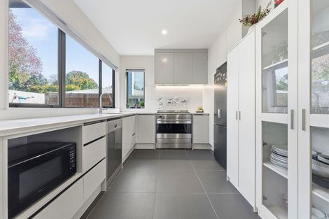 Photo of property in 6b Blenheim Street, Glenfield, Auckland, 0629
