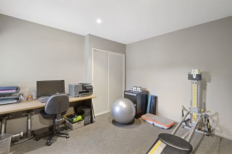 Photo of property in 77 Sarabande Avenue, Redwood, Christchurch, 8051