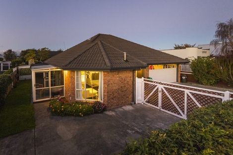 Photo of property in 25 Stewart Crescent, Hokowhitu, Palmerston North, 4410