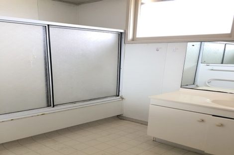 Photo of property in 1/11 Parr Terrace, Castor Bay, Auckland, 0620