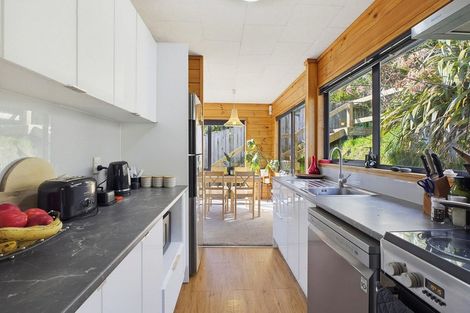 Photo of property in 32 Northumberland Street, Cannons Creek, Porirua, 5024
