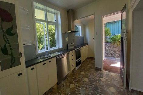 Photo of property in 21 Enfield Road, Hospital Hill, Napier, 4110