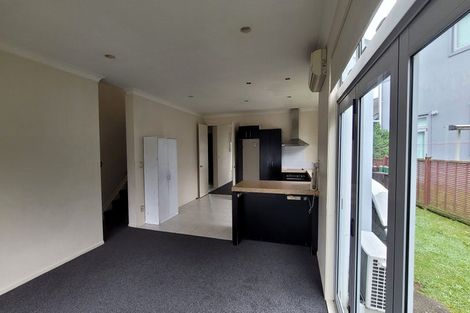 Photo of property in 11l Clearwater Cove, West Harbour, Auckland, 0618