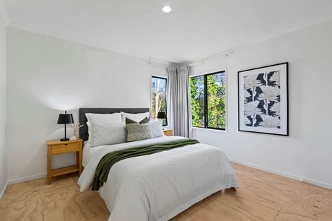 Photo of property in 7a Erica Road, Sunnynook, Auckland, 0620