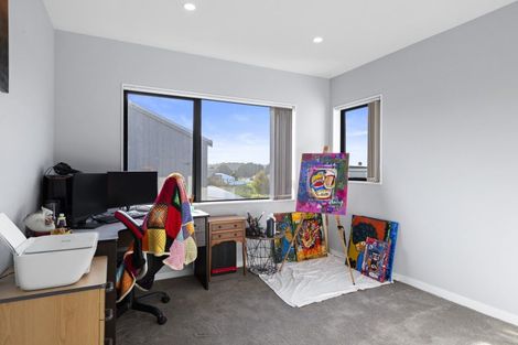 Photo of property in 1 Sai Ridge Close, Pukekohe, 2120