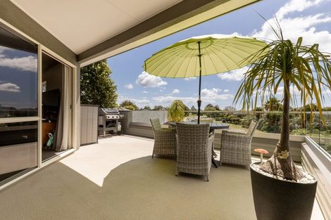 Photo of property in 23 Links View Drive, Omokoroa, 3114