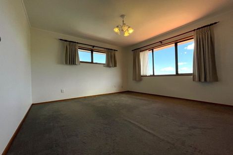 Photo of property in 86 Dalwhinnie Parade, Highland Park, Auckland, 2010