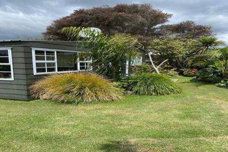 Photo of property in 10 Te Mara Place, Merrilands, New Plymouth, 4312