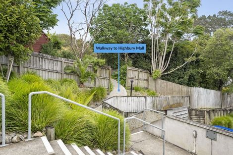 Photo of property in 4d/20 Ian Marwick Place, Birkenhead, Auckland, 0626