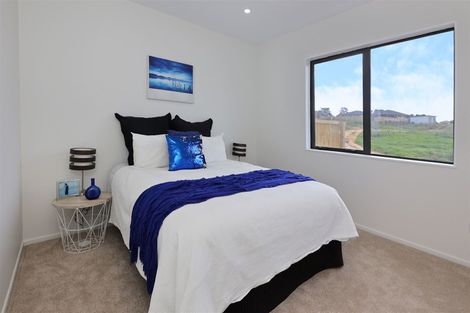 Photo of property in 85d Lake Panorama Drive, Henderson Valley, Auckland, 0614