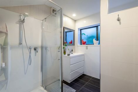 Photo of property in 25 Landing Drive, Albany, Auckland, 0632