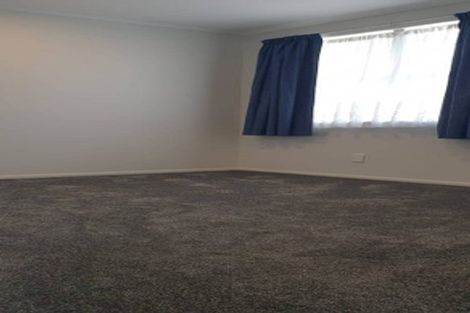 Photo of property in 2/24 Dale Crescent, Pakuranga, Auckland, 2010