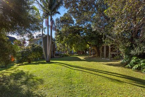 Photo of property in 54 Walton Street, Red Beach, 0932