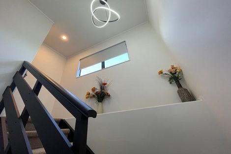 Photo of property in 1/16 Glen Vista Place, Bayview, Auckland, 0629
