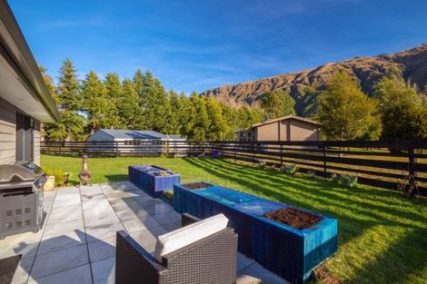 Photo of property in 10 Lakefield Close, Kingston, Athol, 9793