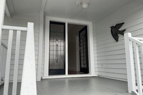 Photo of property in 1/46 Old Lake Road, Narrow Neck, Auckland, 0624