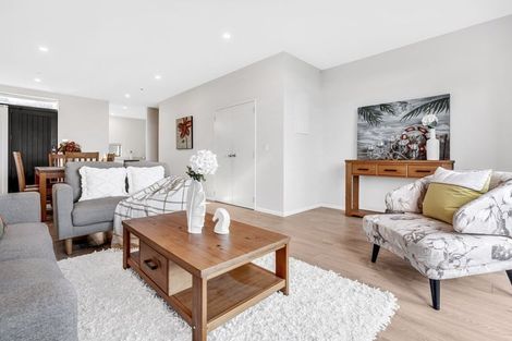 Photo of property in 15 Battalion Drive, Papakura, 2110