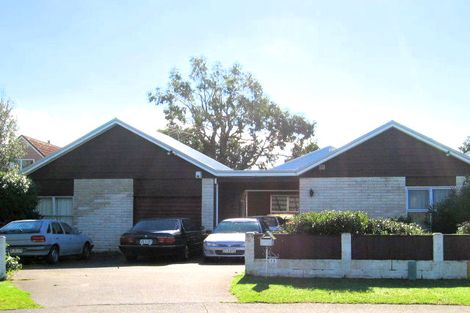 Photo of property in 11 Edgewater Grove, Orewa, 0931